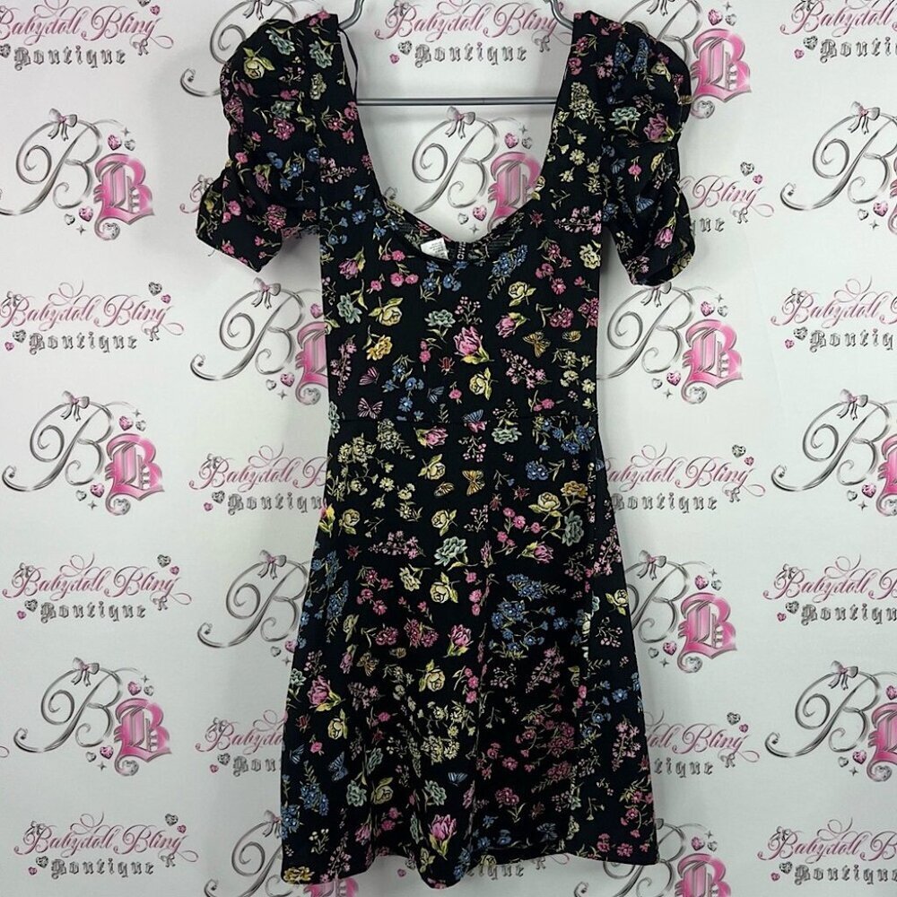 Divided H&M dress milkmaid new with tags flowers Floral Puff Sleeve Dress